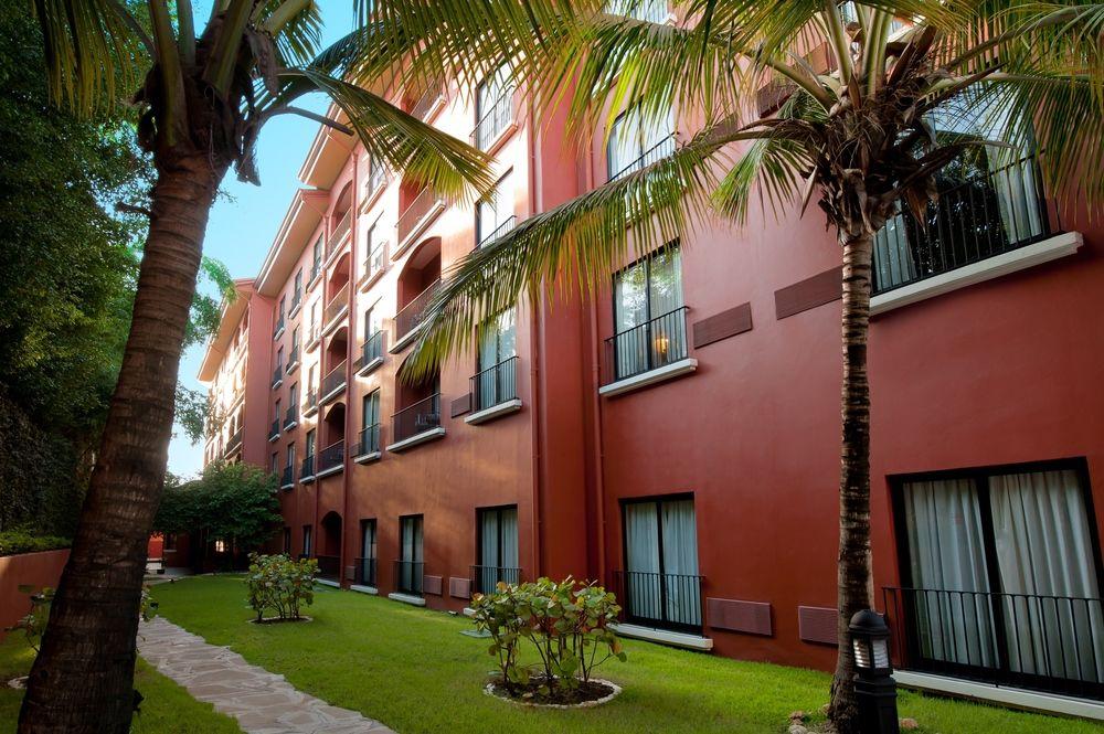 Courtyard By Marriott Santo Domingo Hotel Екстериор снимка