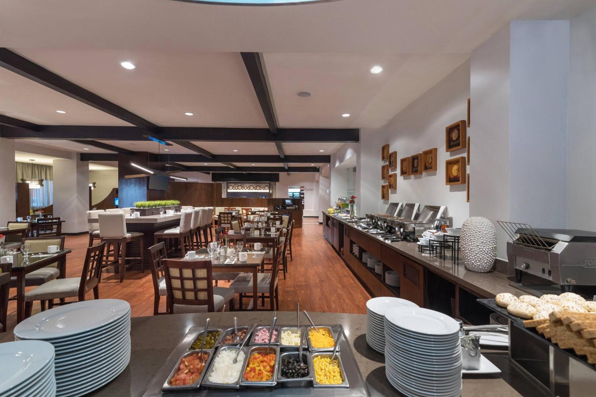 Courtyard By Marriott Santo Domingo Hotel Екстериор снимка